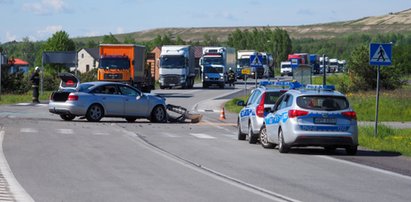 Wypadek pod Bełchatowem. Pięć osób rannych. Policja ustala, co się stało. Pogoda jak marzenie, warunki drogowe... idealne