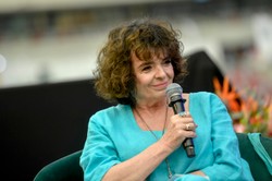 Katarzyna Grochola reaguje na debatę wyborczą TVP: Należę do bandy rudego