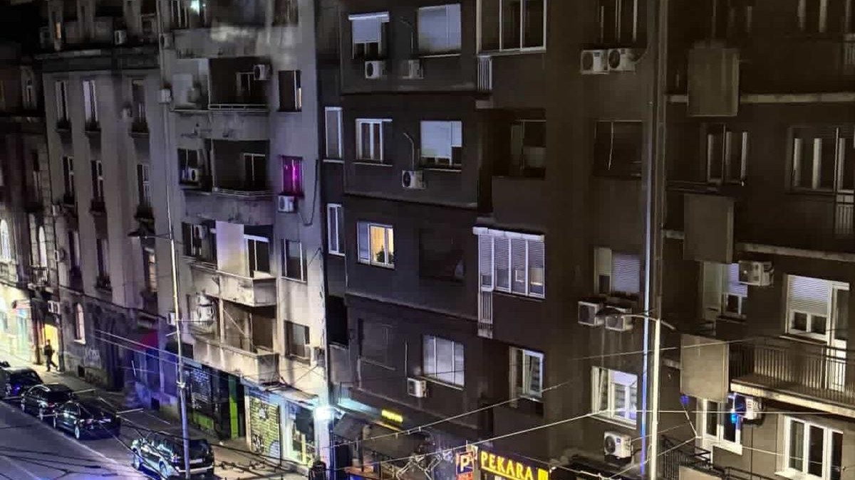 Uleteo u makazice pa pretio vozačima: Haos u centru Beograda