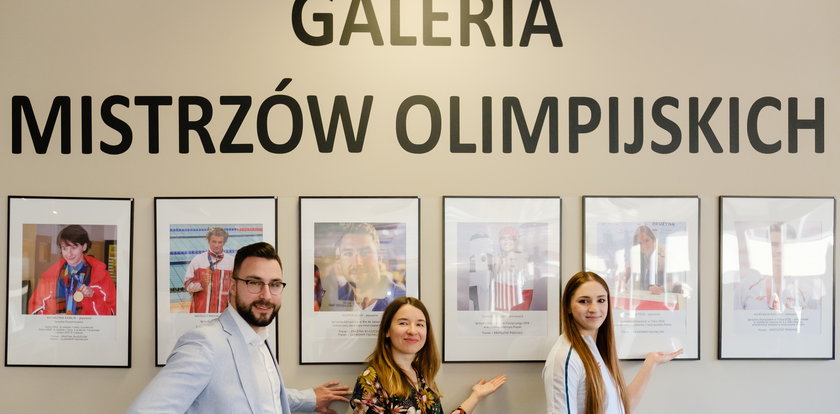 Oto galeria mistrzów. Ich zdjęcia motywują uczniów do pracy