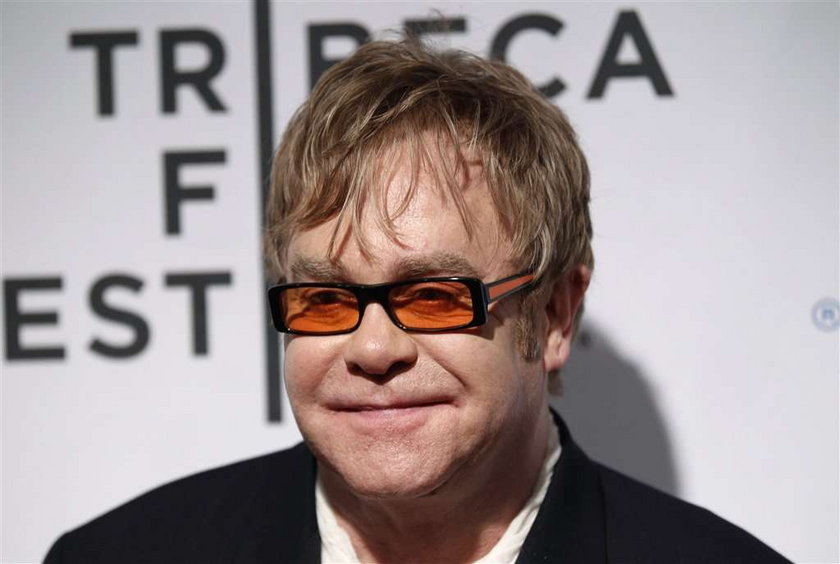 Elton John to szczęśliwy tatuś