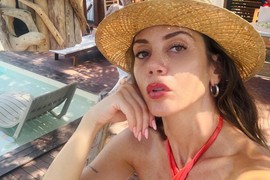 Glumica koju smo obožavali u "Kad lišće pada" VARALA MUŽA SA SVEKROM: I danas se prepričava kako su UHVAĆENI GOLI NA GOMILI, afera počela odmah posle svadbe