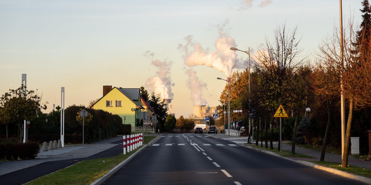 Kleszczów  widokiem na elektrownię