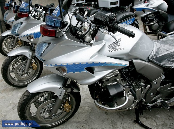 Superszybka policja i jej nowe maszyny!