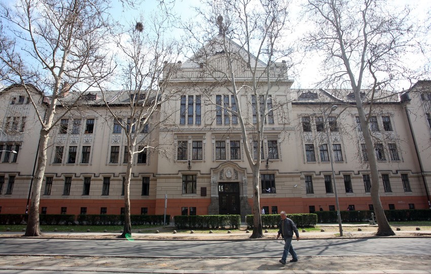 Šok za đake i profesore: Elektrotehnička škola u Novom Sadu