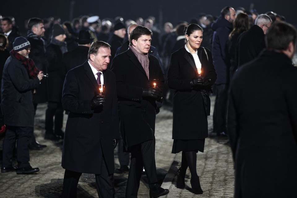 Następczyni tronu Szwecji księżna Wiktoria (P), Przewodniczący Parlamentu Szwecji Andreas Norlen (C) oraz szwedzki Premier Stefan Loefven (L)