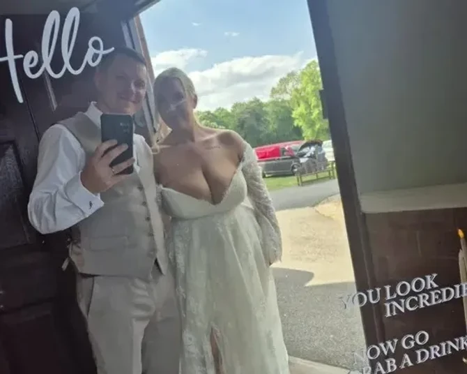 Mlada u spornoj venčanici i mladoženja