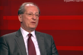 Poznati srpski kardiolog i univerzitetski profesor otkrio šta znači ako osetite BOL U GRUDIMA na hladnoći: Evo koliko je to OPASNO i šta posle 40. nikako ne treba da radite