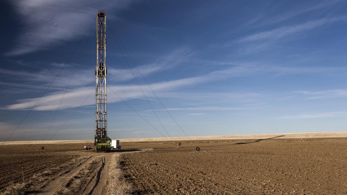 W Niemczech władze lokalne w landach rywalizują o to, kto jest bardziej przeciwko szczelinowaniom hydraulicznym w poszukiwaniach gazu łupkowego, bez względu na opcję polityczną - mówi PAP szef niemieckiej Federalnej Agencji Ochrony Środowiska Jochen Flasbarth.