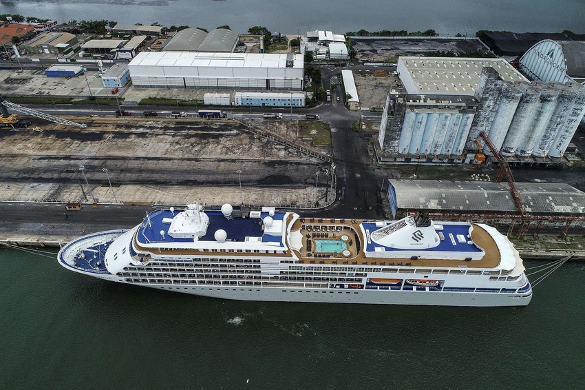 Kruzer Silver šedou