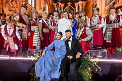 Kreacje gwiazd podczas kolędowania z Polsatem. Rodowicz, Górniak, Jeżowska w niebieskościach [FOTO]