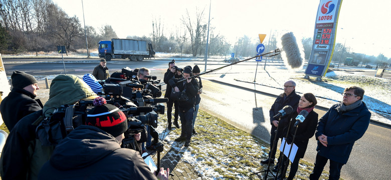 "Niepokojące informacje" w sprawie Lotosu. PO żąda informacji premiera