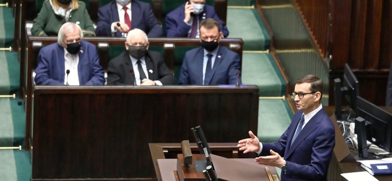 Morawiecki atakuje Tuska. Ten kpi z "agresywnego pitbulla"