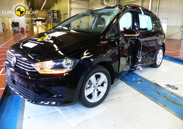 Volkswagen sportsvan - najbezpieczniejszy minivan 2014 roku wg Euro NCAP