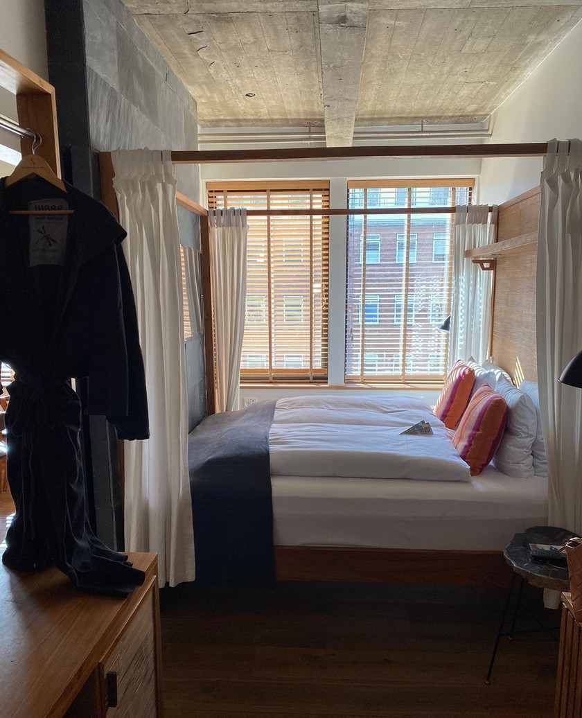 Les chambres de cet hôtel au centre de Copenhague sont aménagées dans le style scandinave épuré. 