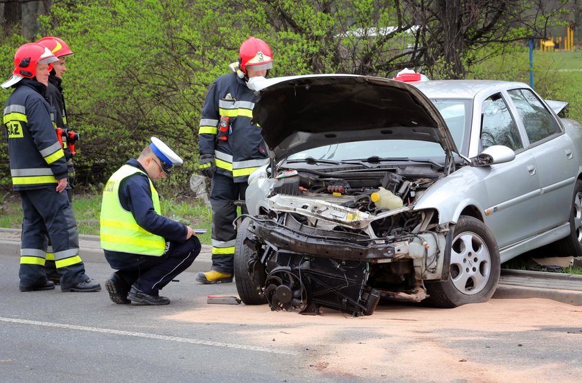 Wypadek na Mickiewicza przy Włókniarzy. Ranny rowerzysta