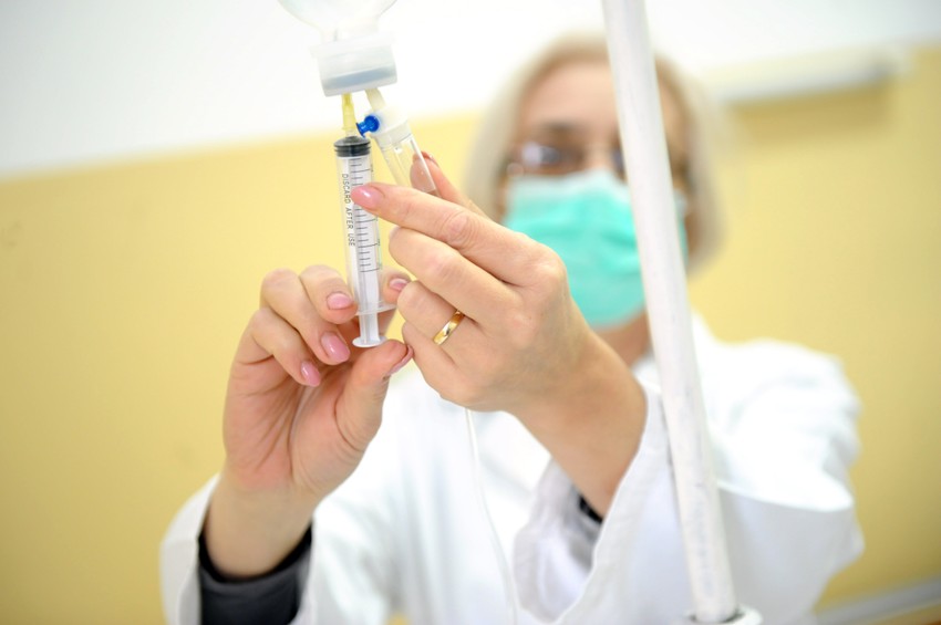 Infektivna klinika, medicinske sestre_201216_RAS foto Ana Paunkovic (16)