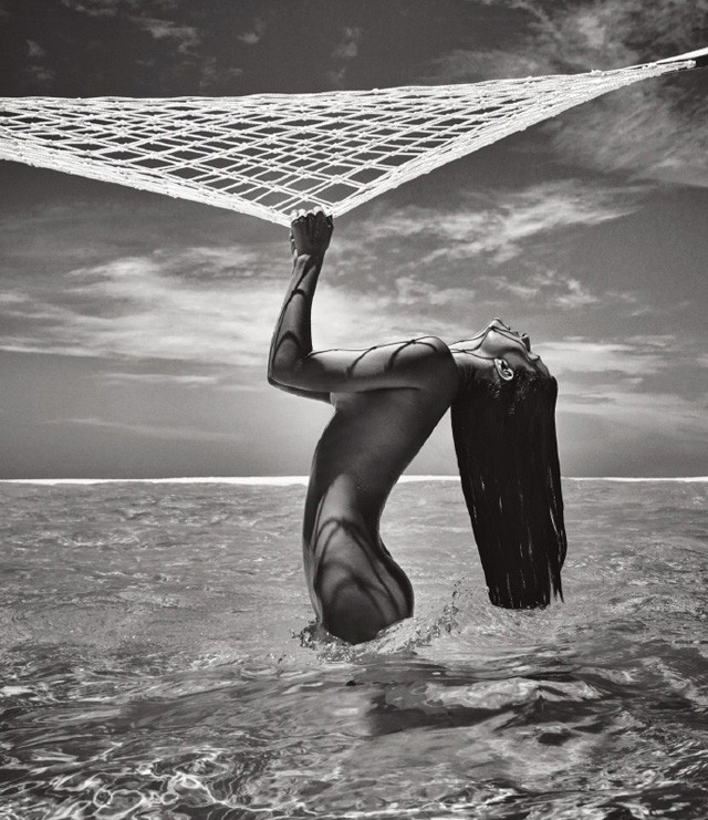 isabeli fontana, retusálás, mell retusálás, cici, topmodell, brazil topmodell, lui magazin, címlap, utómunka, meztelen, meztelen fotók