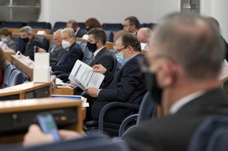 Senat za nowelą dot. optymalizacji systemu poboru opłat za reklamę alkoholu