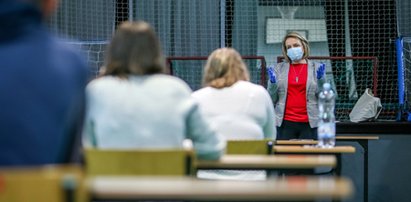 Konferencja ws. obostrzeń. Co z  maturami i egzaminem ósmoklasisty?