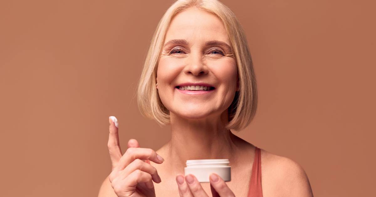 Ten krem wymazuje kurze łapki i zmarszczki marionetki. "Codziennie wyglądam młodziej"