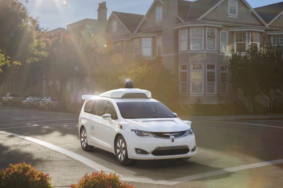 Autonomiczny samochód od Waymo, Google