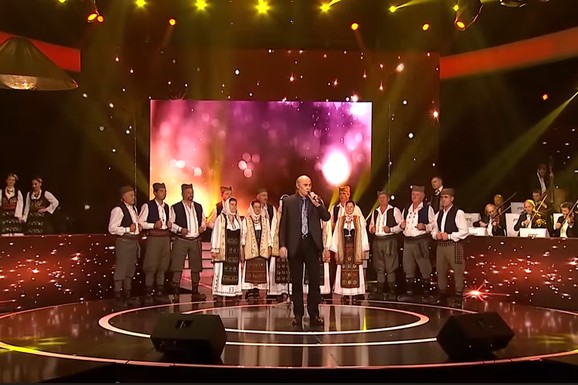 ON JE NAJSTARIJI PEVAČ NA NAŠOJ ESTRADI Ima 87 godina, a i dalje aktivno radi: "Zadovoljan sam time"