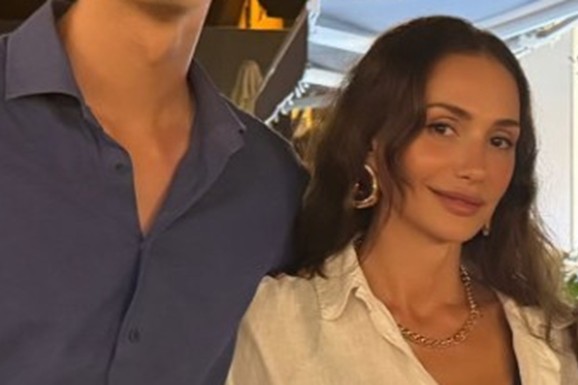 EMINA JAHOVIĆ SE OVAKO DOTERALA ZA PORODIČNO OKUPLJANJE Raskopčana košulja i minić - pevačici puno srce: "Tetkina jagnjad" (FOTO)