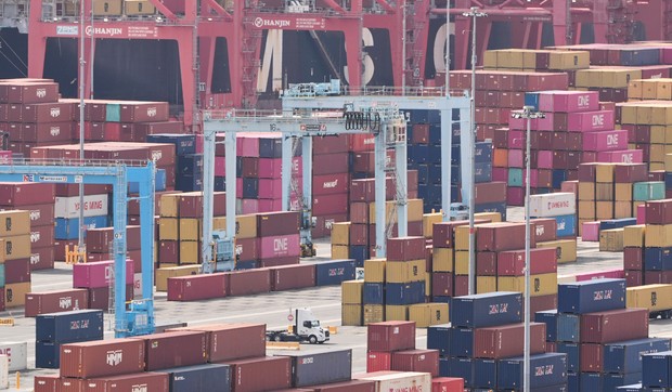 Brodovi zarobljeni zbog sukoba sa Iranom, roba kasni, gubici već u milionima