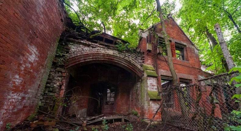 A building on North Brother Island.Dave Mosher/Business Insider