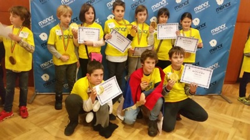 Naš tim sa pohvalama i medaljama