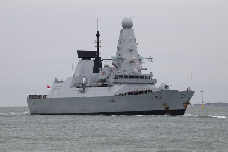HMS Defender (Wlk. Brytania)