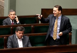 "Brawo Radosław Sikorski". Czytelnicy "Timesa" chwalą szefa polskiego MSZ