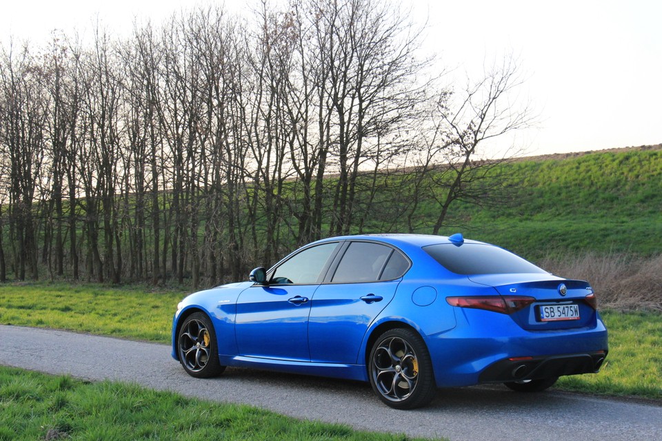 Alfa Romeo Giulia Veloce Q4 2 0 Dotykaj Mnie Delikatnie