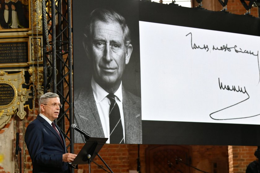 Jerzy Limon pochowany. Dostał order od królowej Elżbiety, a książę Karol przyjął go osobiście