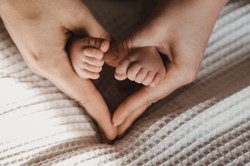 Zgłoszenie urodzenia dziecka w aplikacji mObywatel. Nowa usługa już dostępna dla rodziców