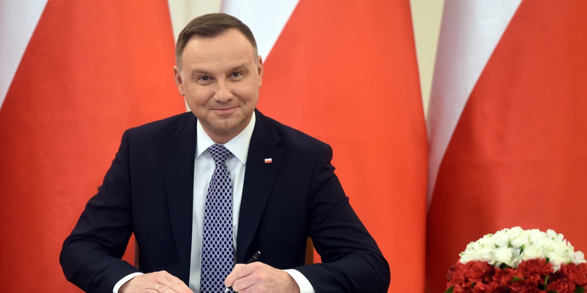 Prezydent Andrzej Duda ma 21 dni od otrzymania ustawy na decyzję, co z nią zrobić. 