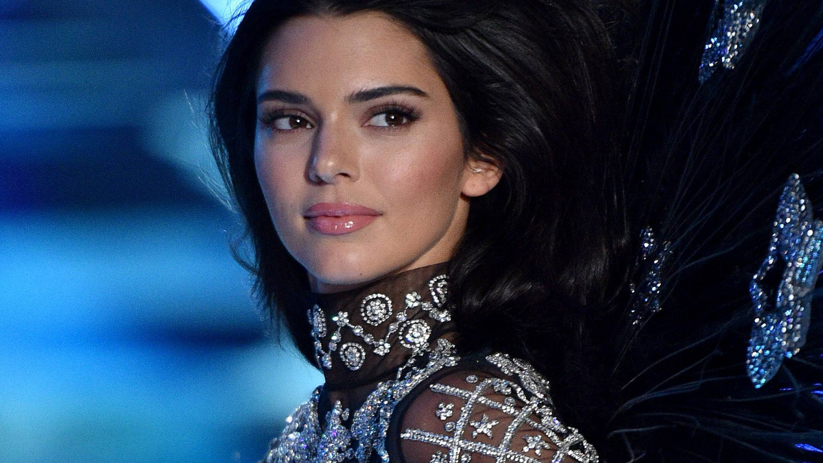 Kendall Jenner na wybiegu Victoria's Secret