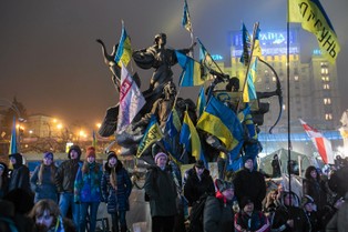 Na protestach na Ukrainie korzysta Moskwa. Z każdej strony