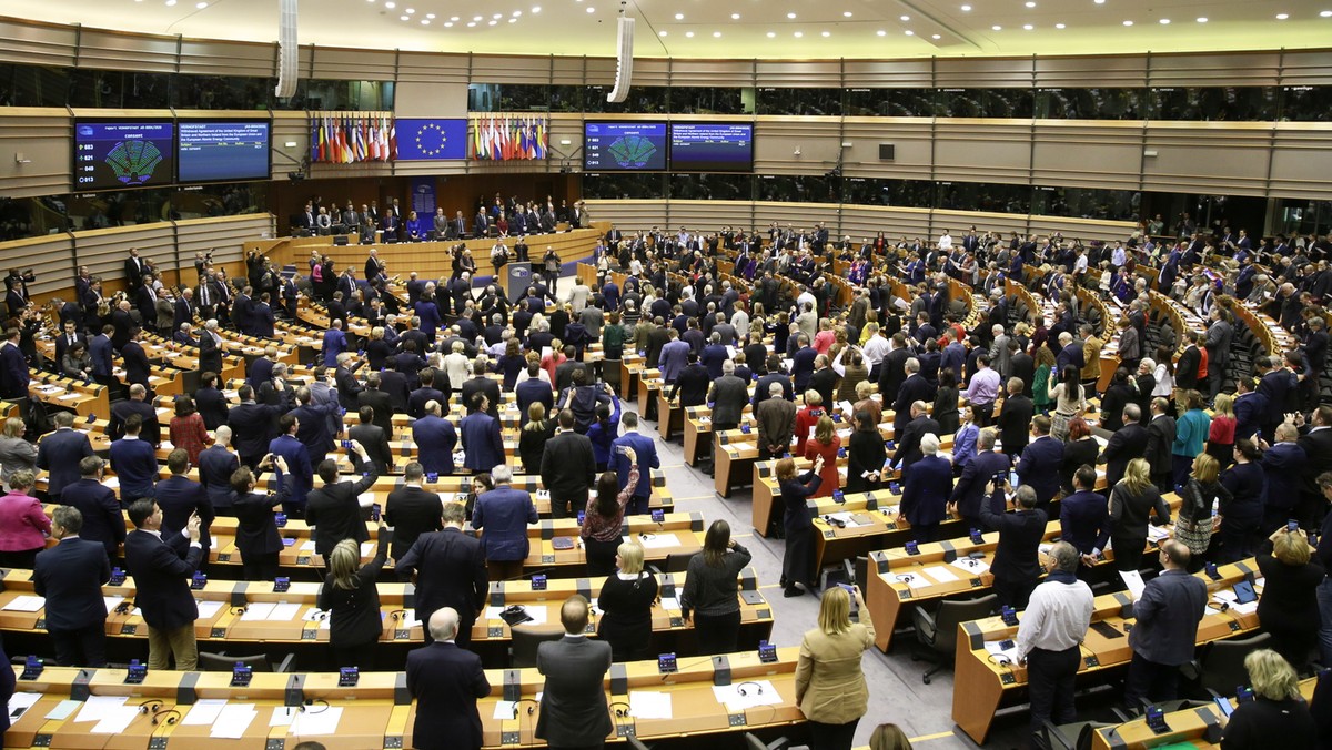 Parlament Europejski w Brukseli w głosowaniu poparł umowę o wyjściu Wielkiej Brytanii z Unii Europejskiej. Decyzja ta otwiera formalnie drogę do brexitu. W głosowaniu 621 eurposłów było za, 49 przeciw, a 13 wstrzymało się od głosu.