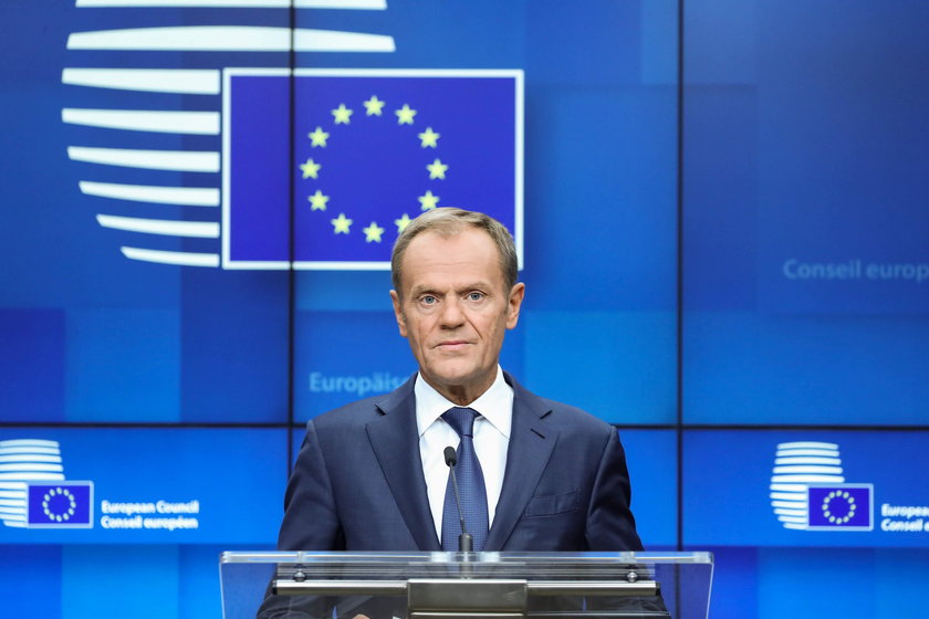 Tusk zostanie w Brukseli