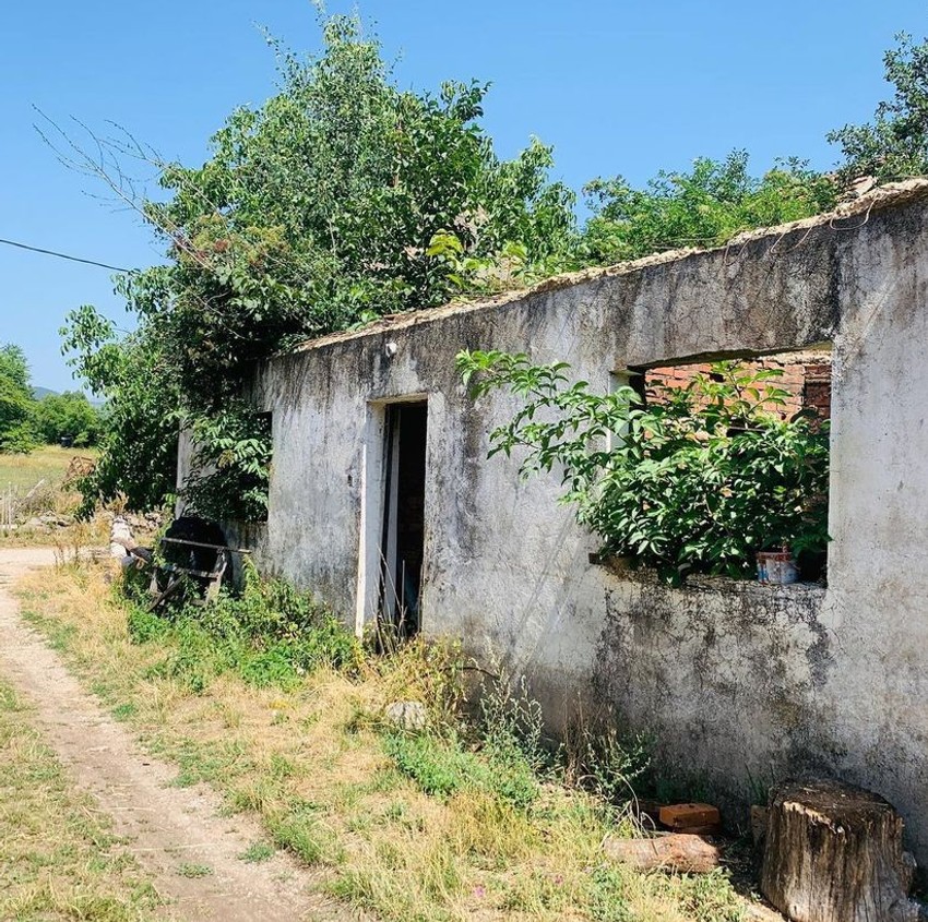 Ćerka Smiljana posetila rodnu kuću svog oca Baje Malog Knindže