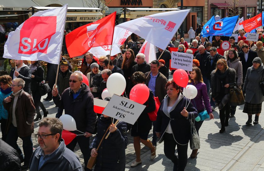 Święto 1 maja w Łodzi. Marsz ulicą Piotrkowską zorganizowało SLD