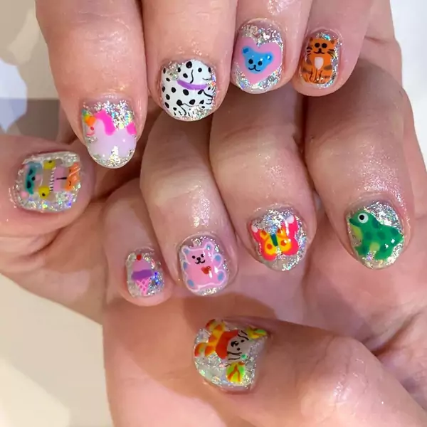 Najmodniejsze paznokcie na lato 2019 / @chalkboardnails / Instagram