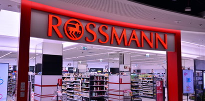 Rossmann tnie ceny o 40 procent, chodzi o pomoc Ukrainie. To nie jedyna firma, która postawiła na rabaty w słusznym celu