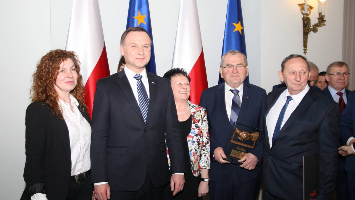 Prezydent Andrzej Duda wręczył certyfikaty "Pracodawcom Przyjaznym Pracownikom". Wśród laureatów znalazły się dwa przedsiębiorstwa z Opolszczyzny.