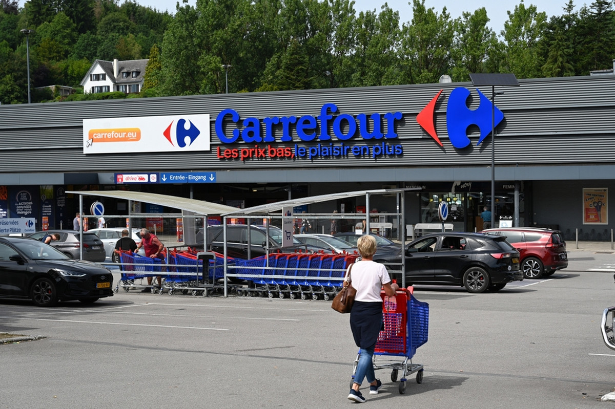 Rekordowa kara wisi nad siecią Carrefour. Za mocna reakcja giełdy?
