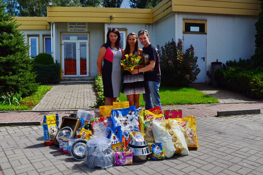 Sylwia i Marcin poprosili gości o karmę dla psów zamiast kwiatów