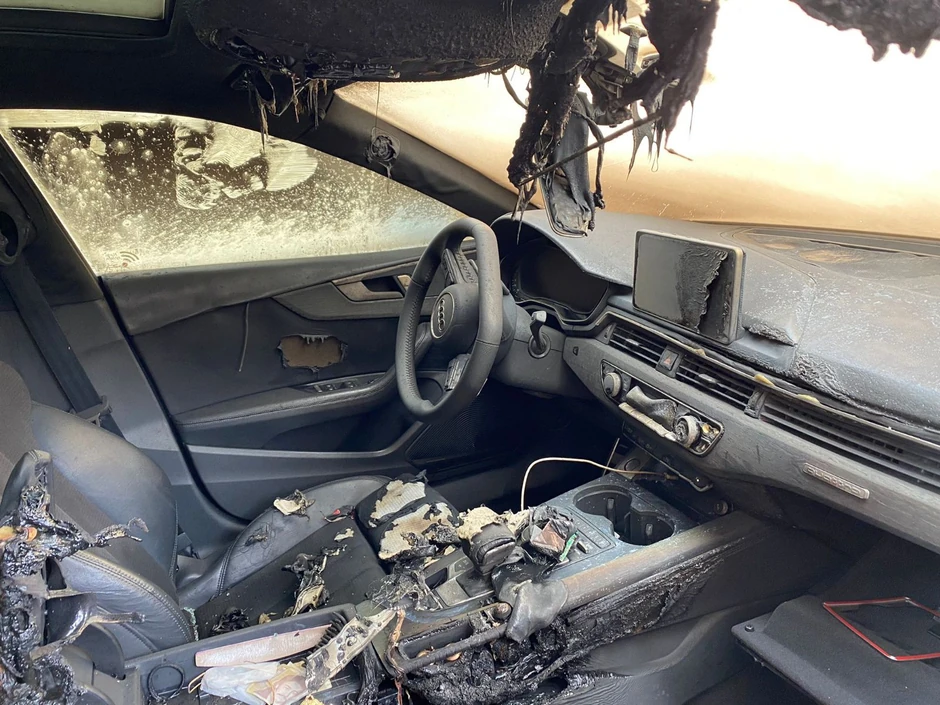 Zapaljen automobil Tijane Ajfon