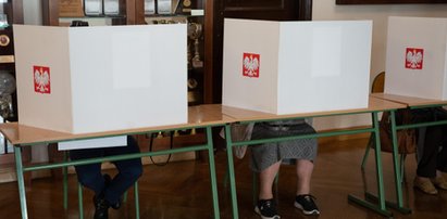 Jak głosowali najstarsi i najmłodsi? Zaskakujący zwrot w porównaniu do 2018 r.!